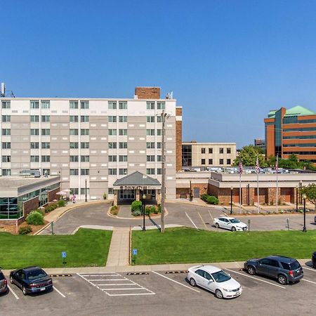 ดับเบิลทรี บาย ฮิลตัน นีนาห์ Hotel Neenah ภายนอก รูปภาพ