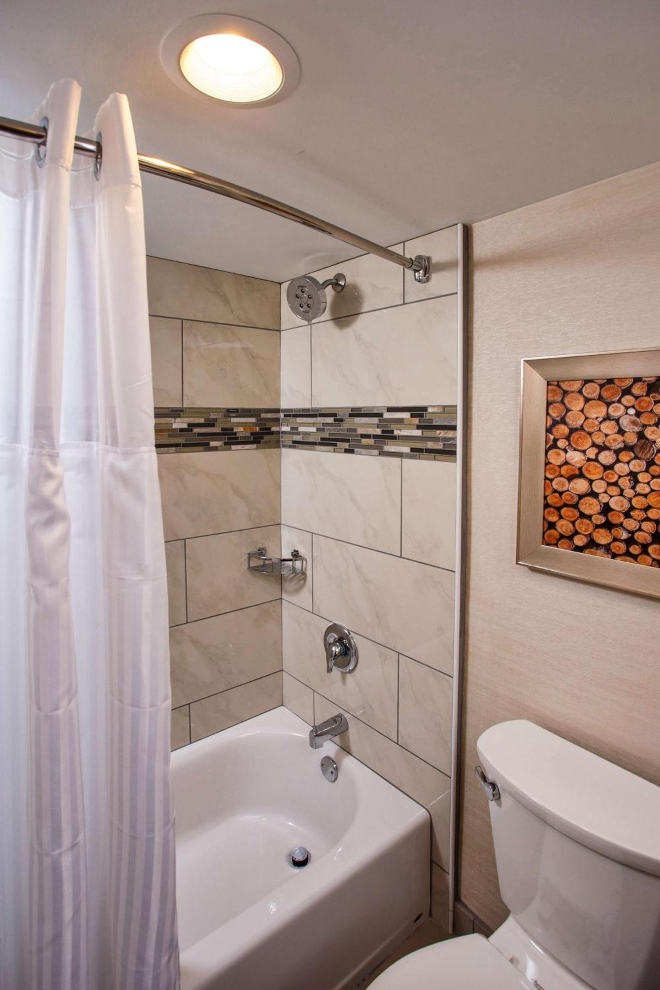 ดับเบิลทรี บาย ฮิลตัน นีนาห์ Hotel Neenah ภายนอก รูปภาพ