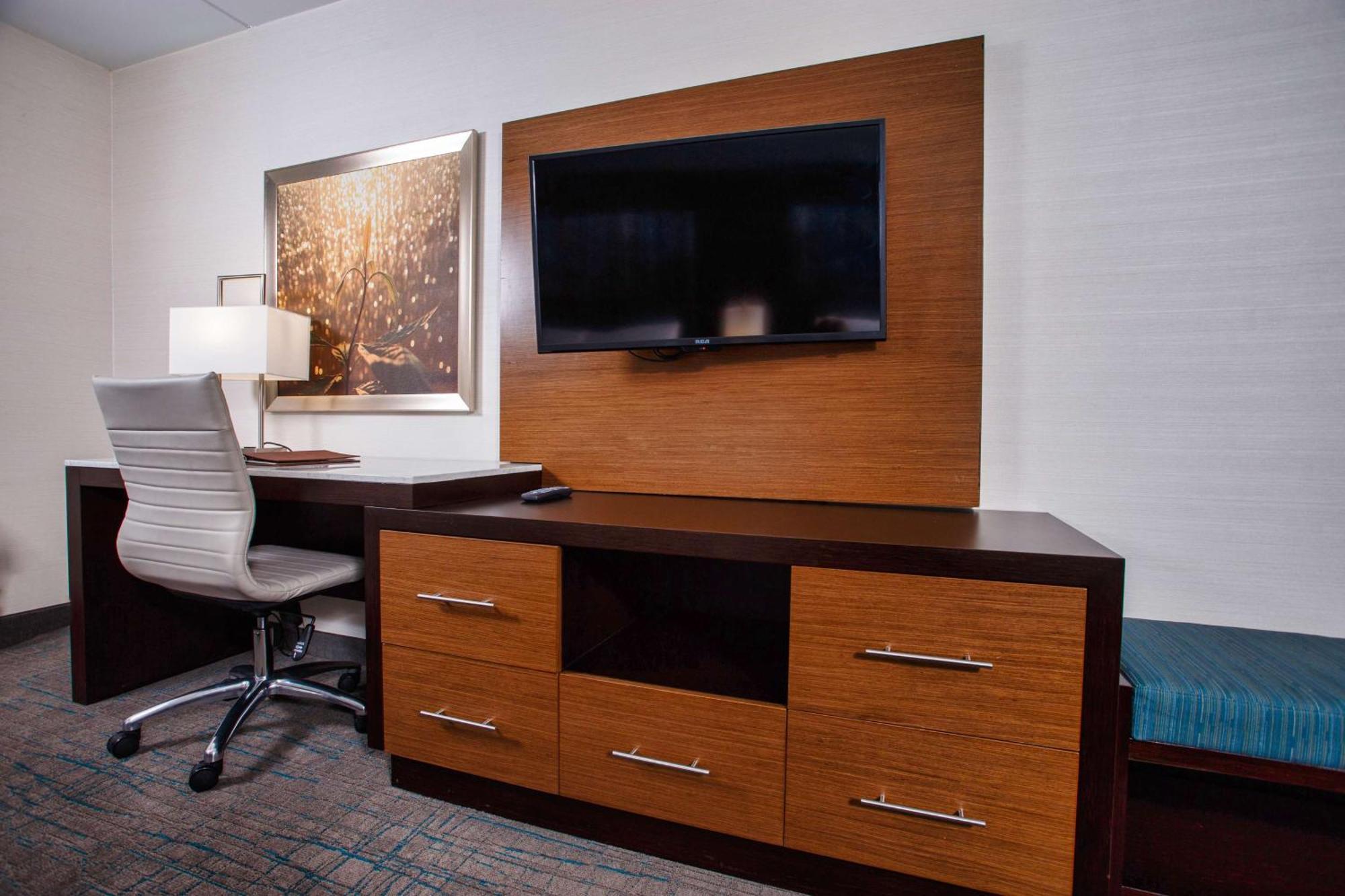 ดับเบิลทรี บาย ฮิลตัน นีนาห์ Hotel Neenah ภายนอก รูปภาพ