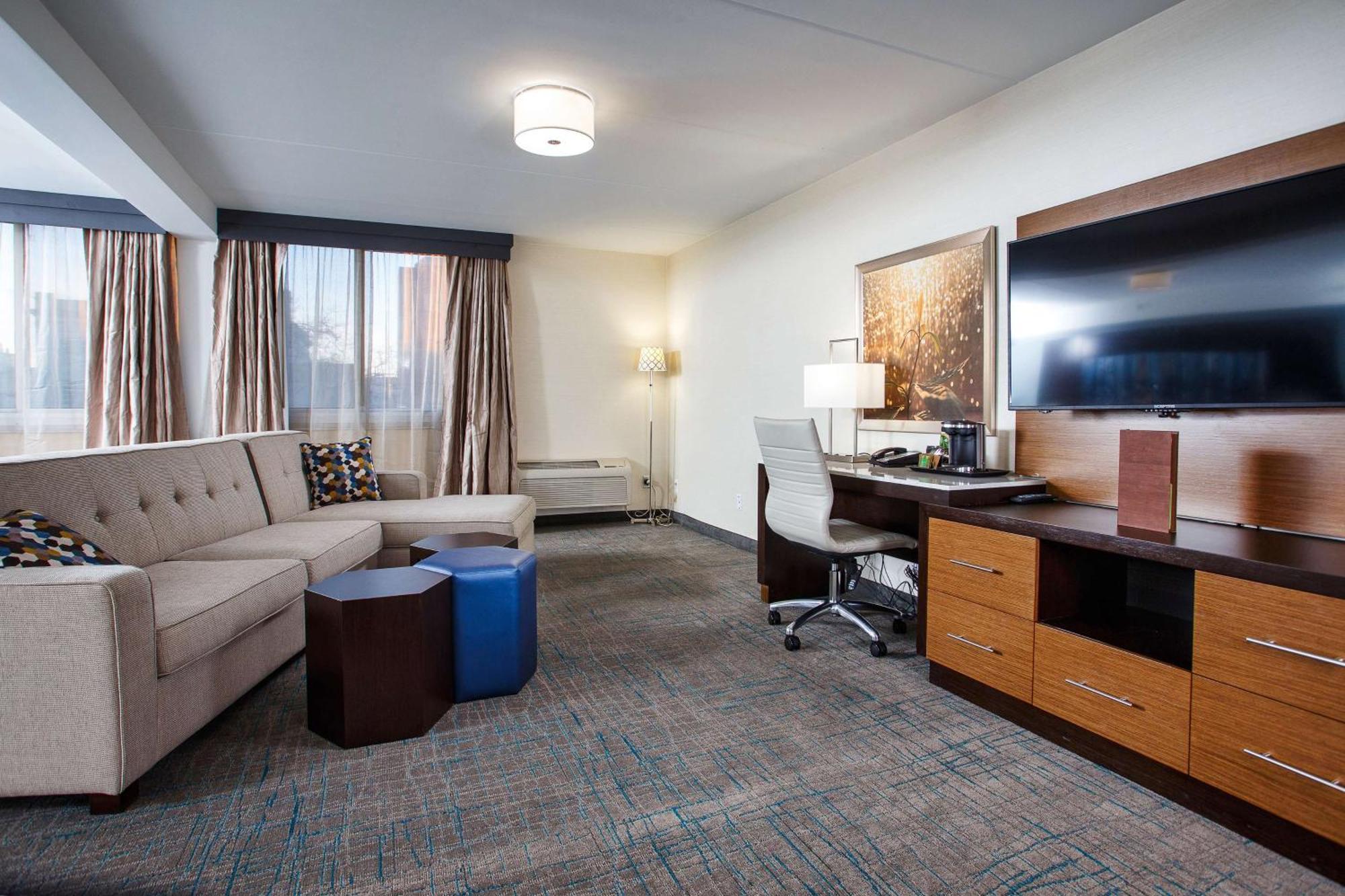ดับเบิลทรี บาย ฮิลตัน นีนาห์ Hotel Neenah ภายนอก รูปภาพ