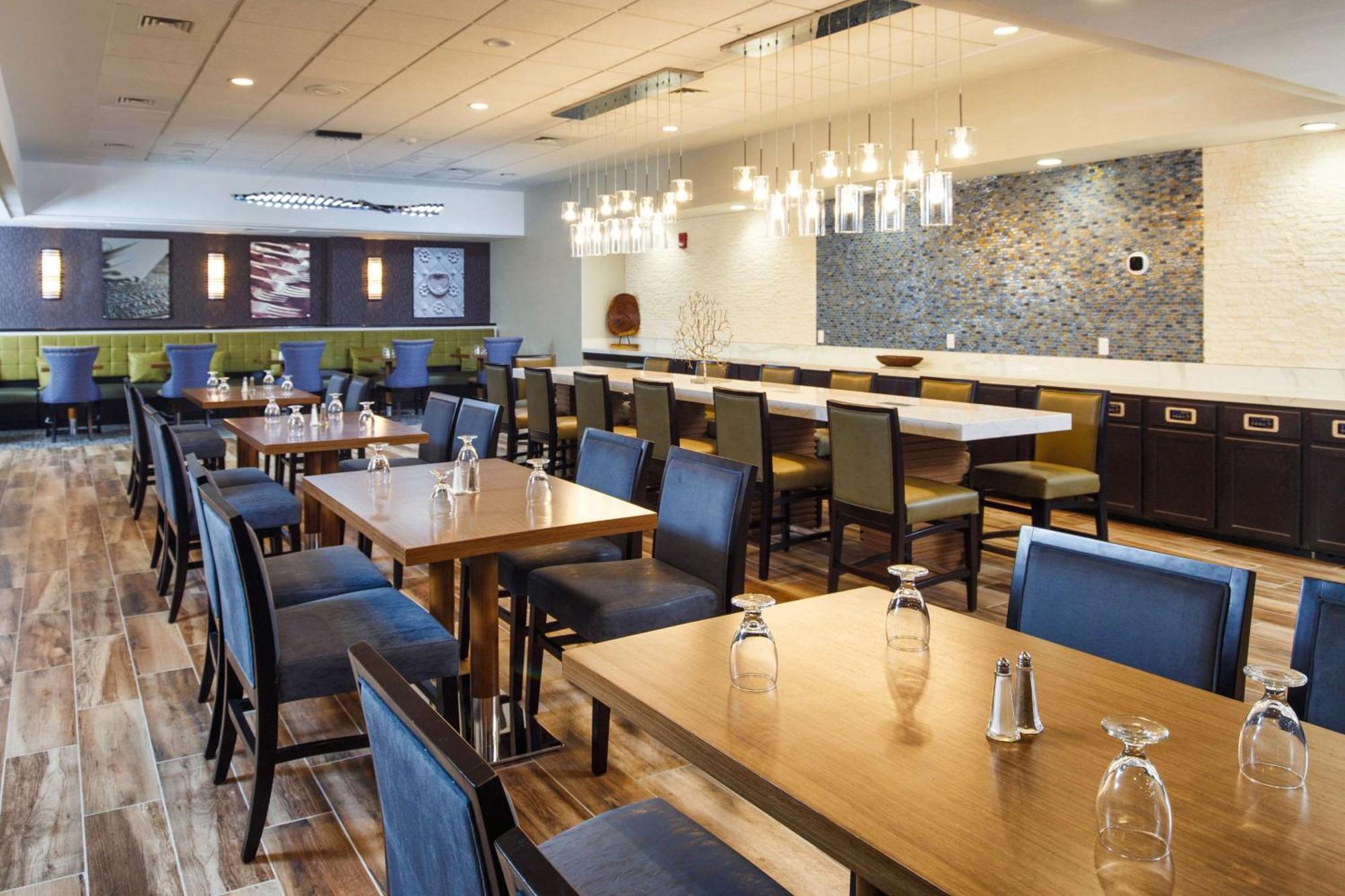 ดับเบิลทรี บาย ฮิลตัน นีนาห์ Hotel Neenah ภายนอก รูปภาพ
