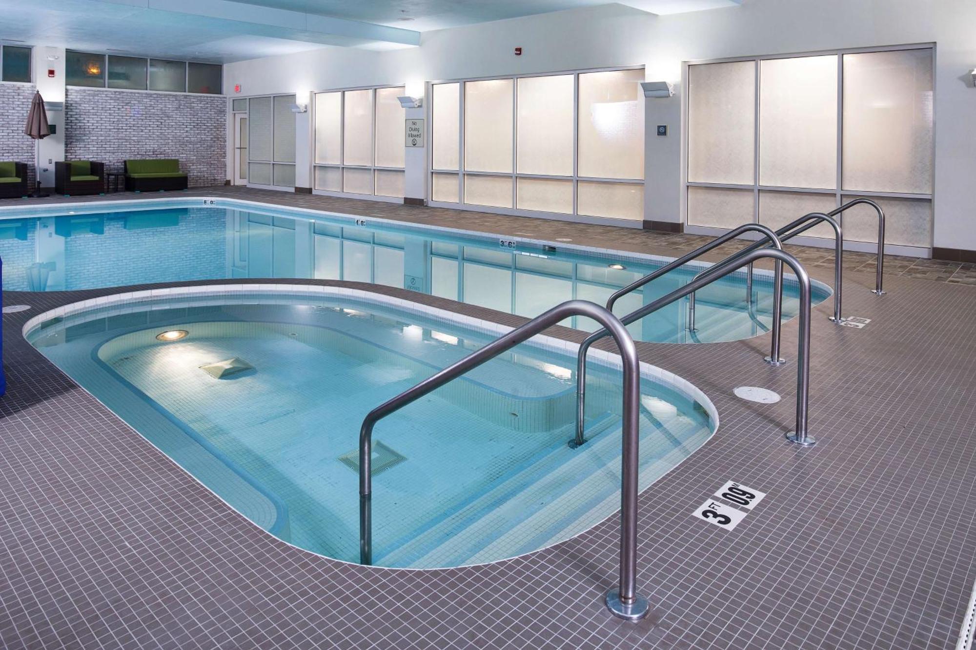 ดับเบิลทรี บาย ฮิลตัน นีนาห์ Hotel Neenah ภายนอก รูปภาพ