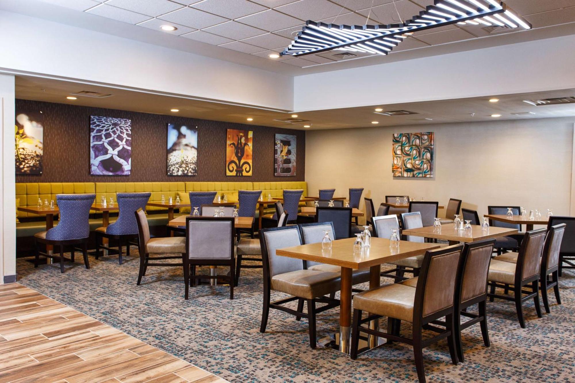 ดับเบิลทรี บาย ฮิลตัน นีนาห์ Hotel Neenah ภายนอก รูปภาพ