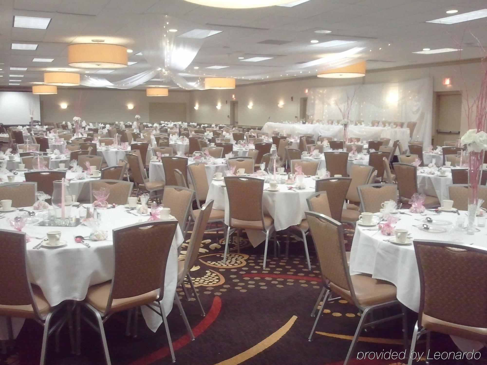 ดับเบิลทรี บาย ฮิลตัน นีนาห์ Hotel Neenah ภายนอก รูปภาพ