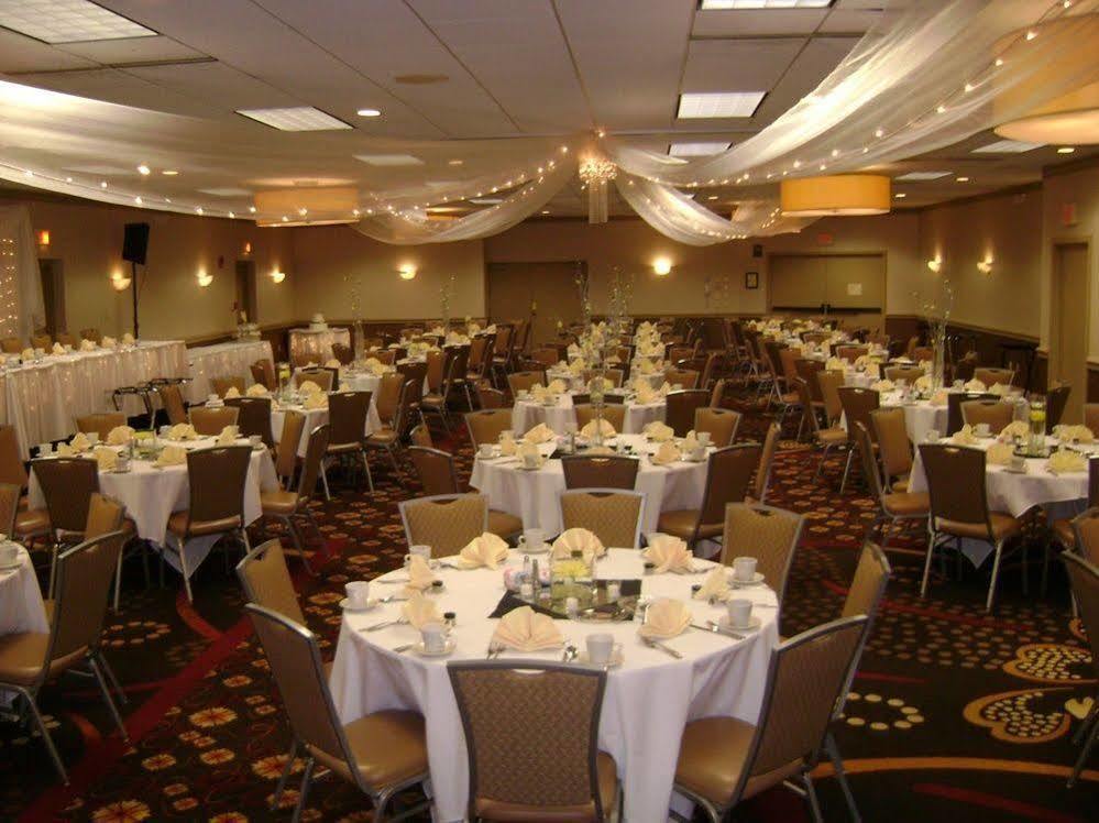 ดับเบิลทรี บาย ฮิลตัน นีนาห์ Hotel Neenah ภายนอก รูปภาพ