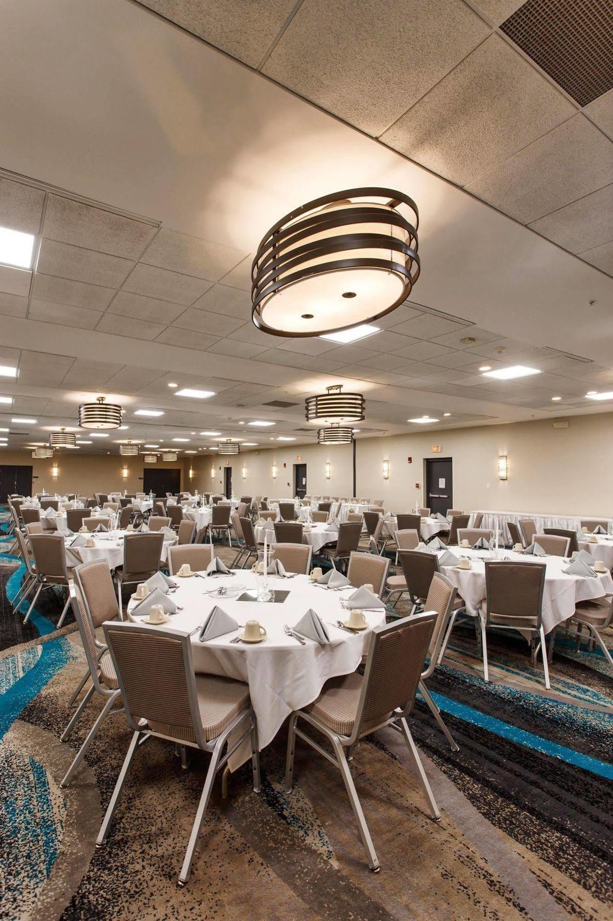 ดับเบิลทรี บาย ฮิลตัน นีนาห์ Hotel Neenah ภายนอก รูปภาพ